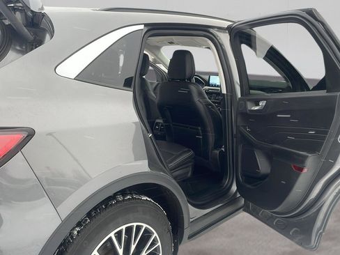 Used 2022 Ford Escape SEL w/ Technology Package image 17