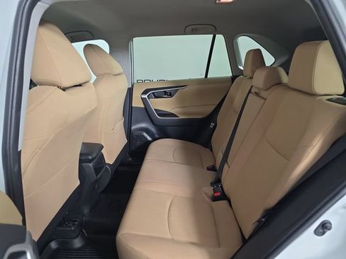Used 2019 Toyota RAV4 LE w/ All Weather Liner Package FWD image 20