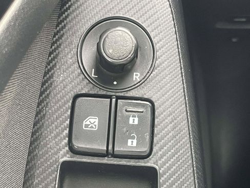 Used 2015 MAZDA MAZDA3 i Sport FWD image 24