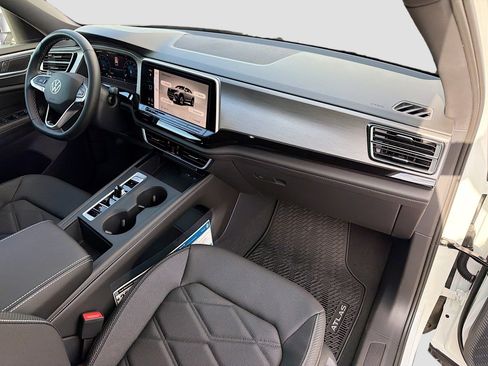 Used 2026 Volkswagen Atlas Cross Sport SE image 13