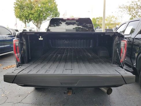 Used 2024 GMC Sierra 2500 AT4 w/ AT4 Premium Plus Package image 9