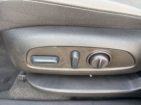 Certified 2022 GMC Terrain SLE w/ Driver Convenience Package image 18