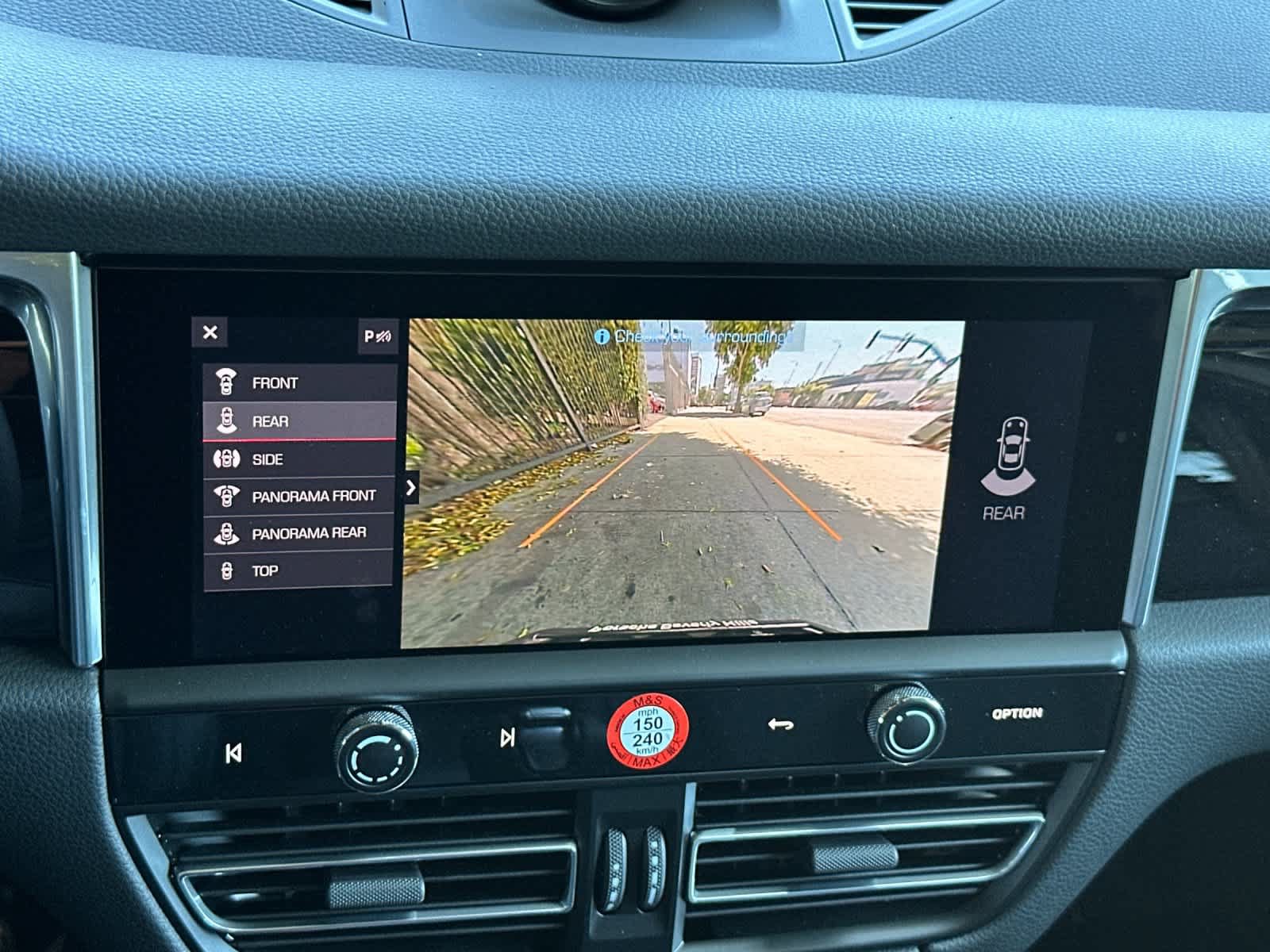 Certified 2025 Porsche Macan AWD/4WD image 23