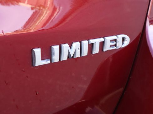 Used 2022 Jeep Grand Cherokee Limited image 30