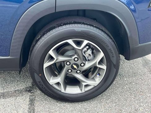Used 2024 Chevrolet Trax LT w/ Driver Confidence Package FWD image 11