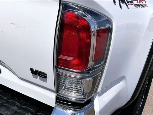 Used 2020 Toyota Tacoma TRD Off-Road AWD/4WD image 30
