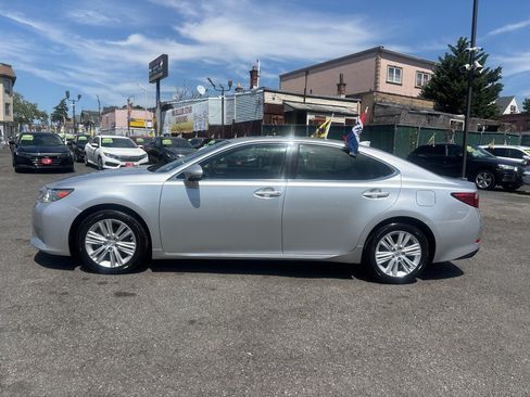 Used 2015 Lexus ES 350 w/ Premium Package FWD image 5