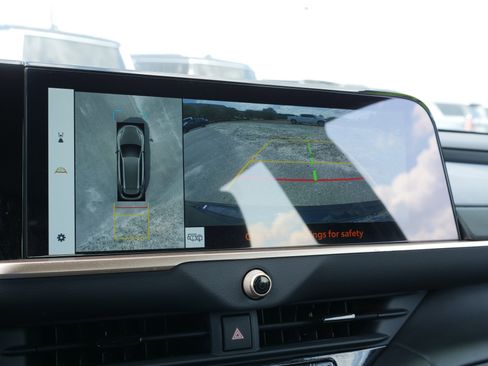 Used 2025 Toyota Crown Signia image 28