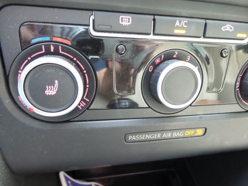 Used 2014 Volkswagen Jetta TDI FWD image 56