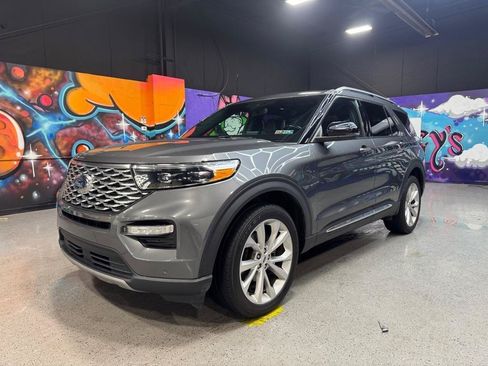 Used 2023 Ford Explorer Platinum w/ Technology Package AWD/4WD image 1