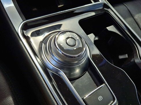 Used 2019 Ford Edge Titanium w/ Equipment Group 301A image 16