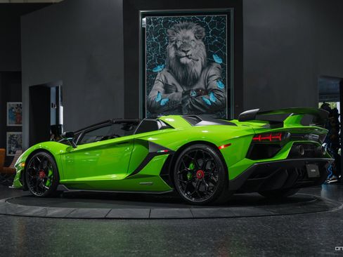 Used 2021 Lamborghini Aventador SVJ image 8