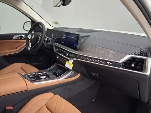 New 2026 BMW X7 xDrive40i w/ Climate Comfort Package image 30