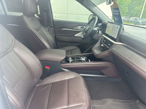 Used 2025 Ford Explorer Platinum w/ Ultimate Package RWD image 33