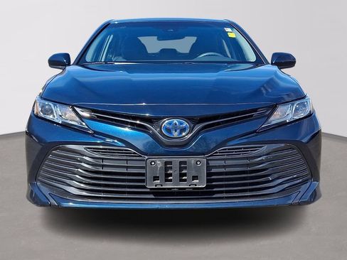Used 2019 Toyota Camry LE image 2