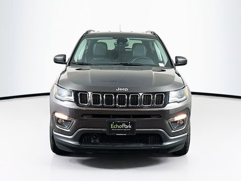 Used 2018 Jeep Compass Latitude w/ Popular Equipment Group image 2
