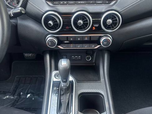 Used 2025 Nissan Sentra SV FWD image 16