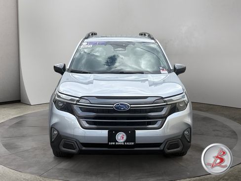 Used 2025 Subaru Forester Limited AWD/4WD image 2