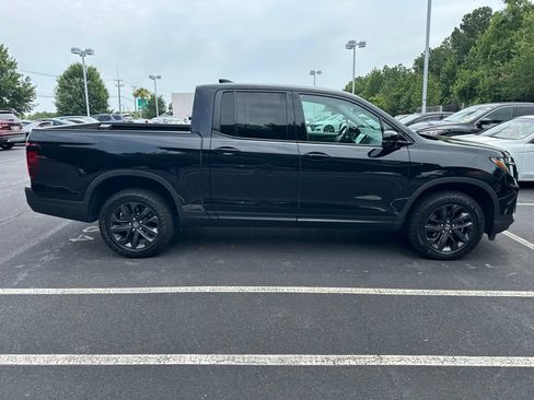 Used 2023 Honda Ridgeline Sport image 2