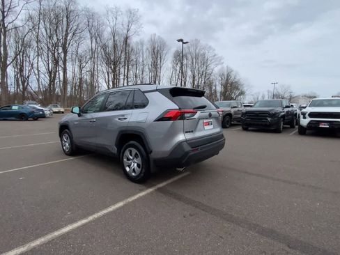 Used 2021 Toyota RAV4 LE image 13
