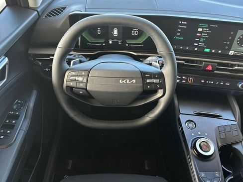 New 2026 Kia Sportage LX image 17