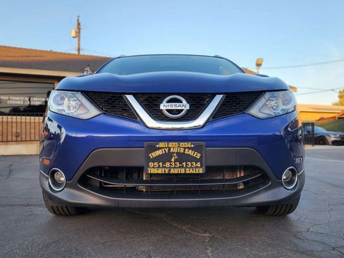 Used 2017 Nissan Rogue Sport SL image 6
