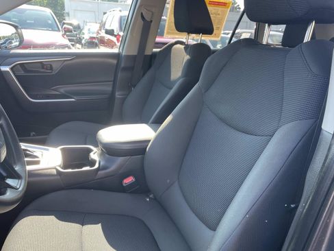 Used 2023 Toyota RAV4 LE FWD image 17