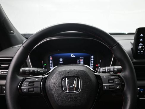 Used 2025 Honda Pilot Black Edition image 10
