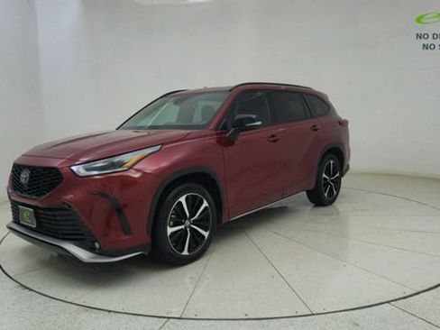 Used 2022 Toyota Highlander XSE AWD/4WD image 70