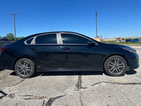 Used 2022 Kia Forte GT-Line w/ GT-Line Premium Package FWD image 3