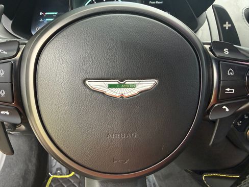 Used 2019 Aston Martin V8 Vantage Coupe RWD image 23