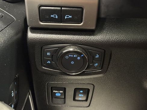 Used 2018 Ford F150 Platinum w/ Equipment Group 701A Luxury AWD/4WD image 35