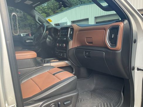 Used 2023 Chevrolet Silverado 3500 High Country w/ Z71 Off-Road Package AWD/4WD image 11