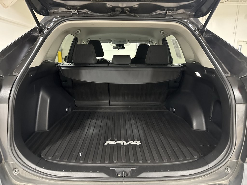 Used 2024 Toyota RAV4 LE FWD image 23