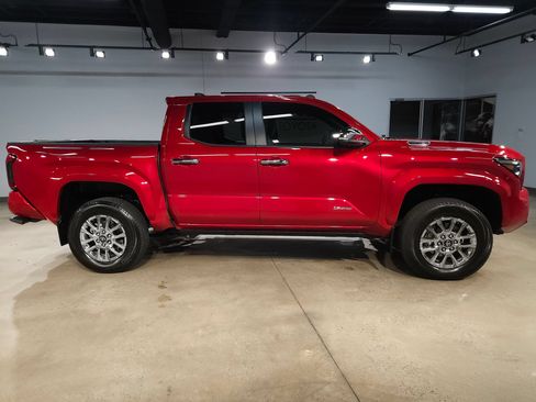 Certified 2025 Toyota Tacoma Limited AWD/4WD image 8