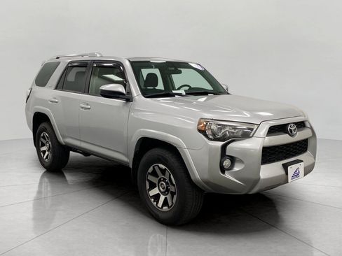 Used 2018 Toyota 4Runner SR5 AWD/4WD image 1