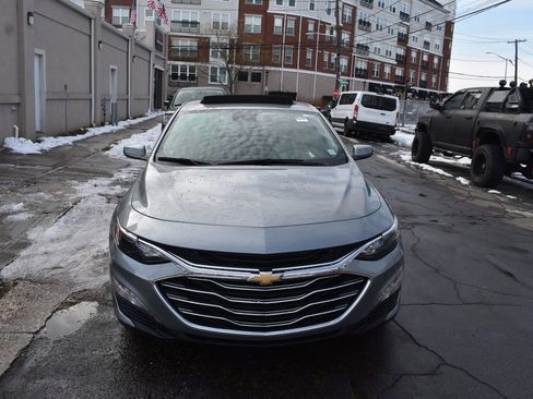 Used 2024 Chevrolet Malibu LT image 2