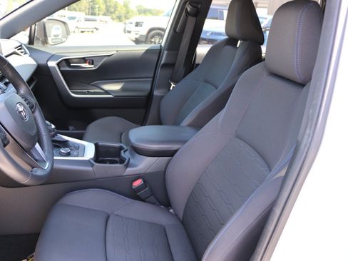 Used 2023 Toyota RAV4 SE AWD/4WD image 25