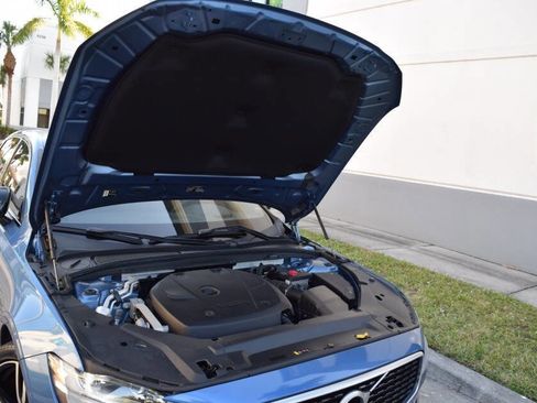 Used 2020 Volvo S90 T6 R-Design image 91