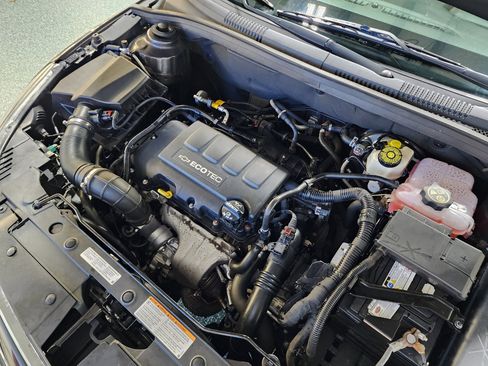 Used 2015 Chevrolet Cruze LT image 38