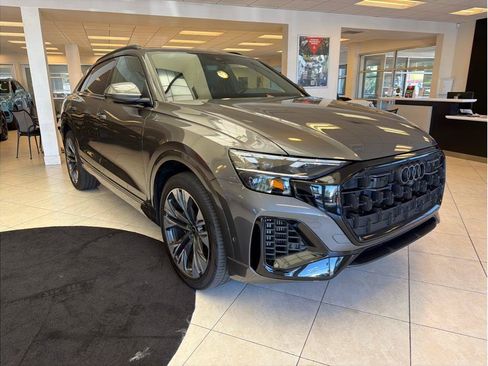 Used 2025 Audi Q8 Premium AWD/4WD image 3