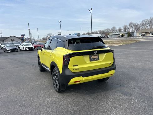 Used 2025 Nissan Kicks SR FWD image 7