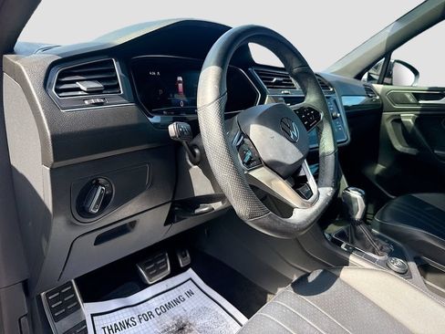 Used 2024 Volkswagen Tiguan SE R-Line AWD/4WD image 10