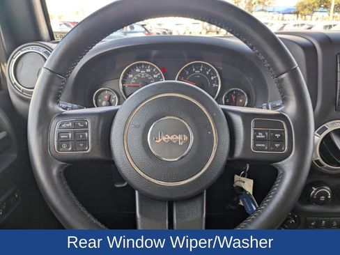 Used 2017 Jeep Wrangler Unlimited Rubicon w/ Connectivity Group image 26