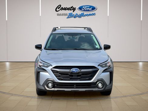 Used 2023 Subaru Outback Premium AWD/4WD image 5