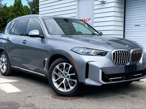 Used 2024 BMW X5 xDrive50e w/ Premium Package AWD/4WD image 9