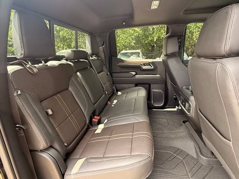 Used 2023 Chevrolet Silverado 1500 High Country w/ High Country Premium Package AWD/4WD image 35