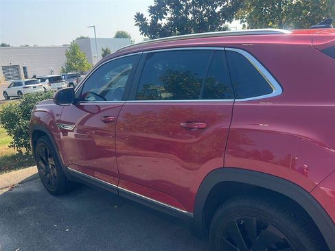 Used 2024 Volkswagen Atlas Cross Sport SEL AWD/4WD image 12