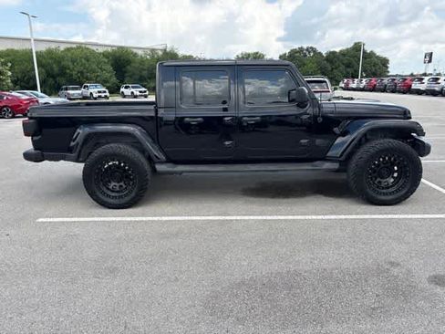 Used 2020 Jeep Gladiator Overland AWD/4WD image 6