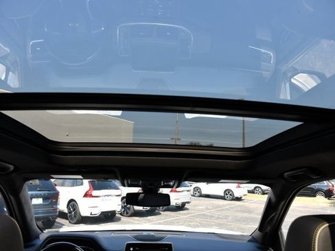 Used 2022 Chevrolet Tahoe Premier image 32